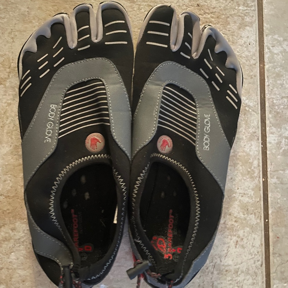 Body Glove Black and Gray Toe Shoes
